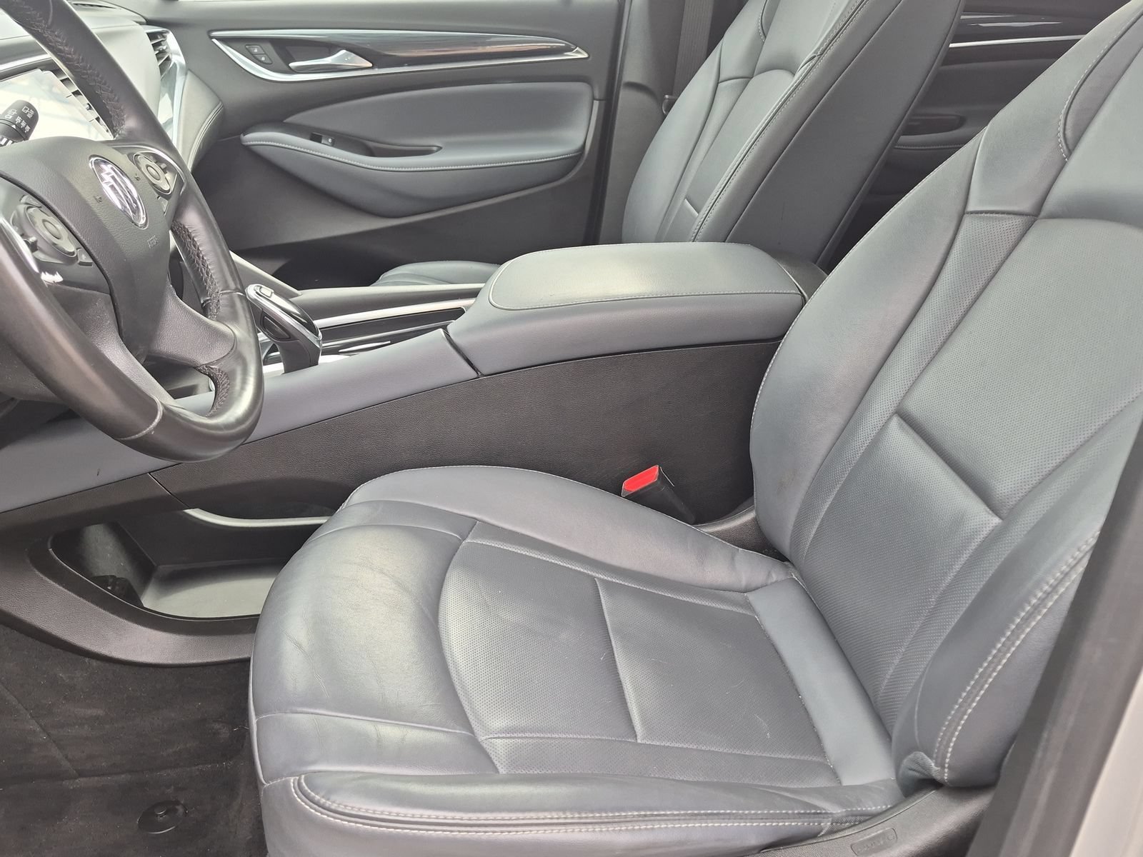 Used 2019 Buick Enclave Essence FWD image 17