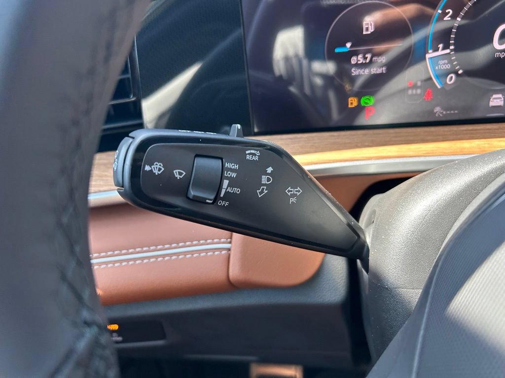 New 2026 Volkswagen Tiguan SEL R-Line AWD/4WD image 23
