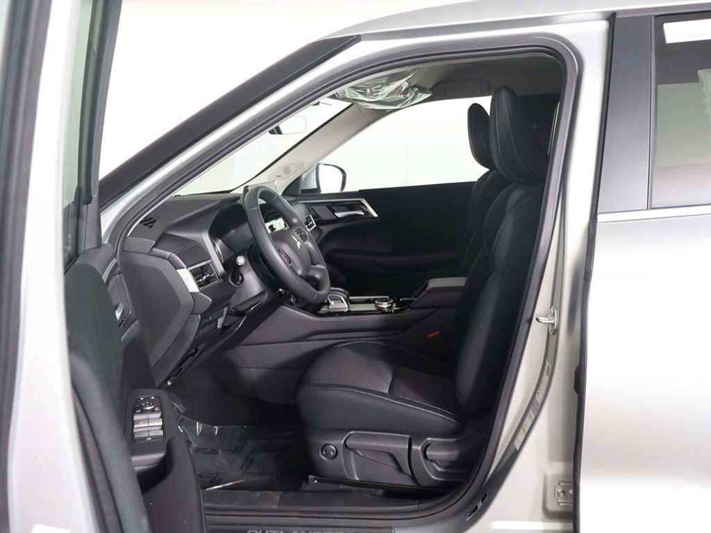 New 2026 Mitsubishi Outlander ES AWD/4WD image 28