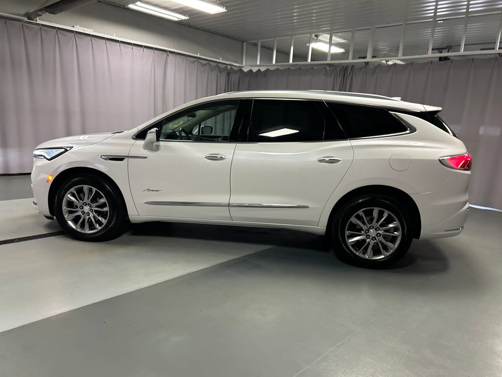 Used 2022 Buick Enclave Avenir FWD image 4