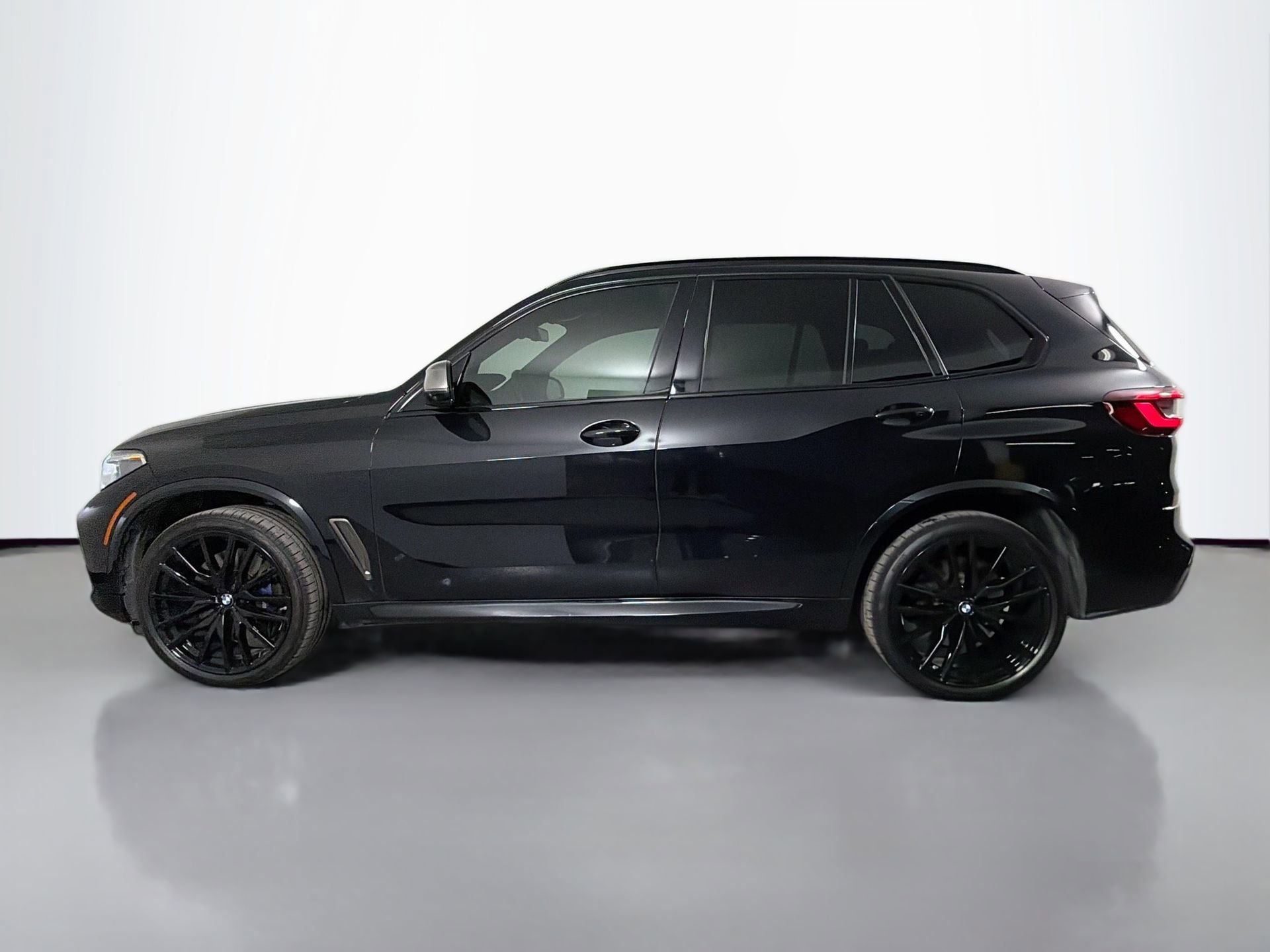 Certified 2023 BMW X5 M50i w/ Executive Package image 9