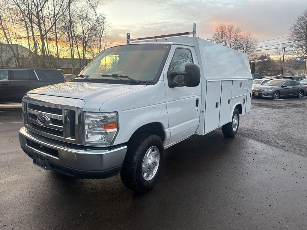 Used 2016 Ford E-350 and Econoline 350 Super Duty w/ Power Windows & Locks Group image 1
