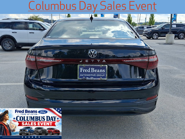 Used 2025 Volkswagen Jetta SE FWD image 9