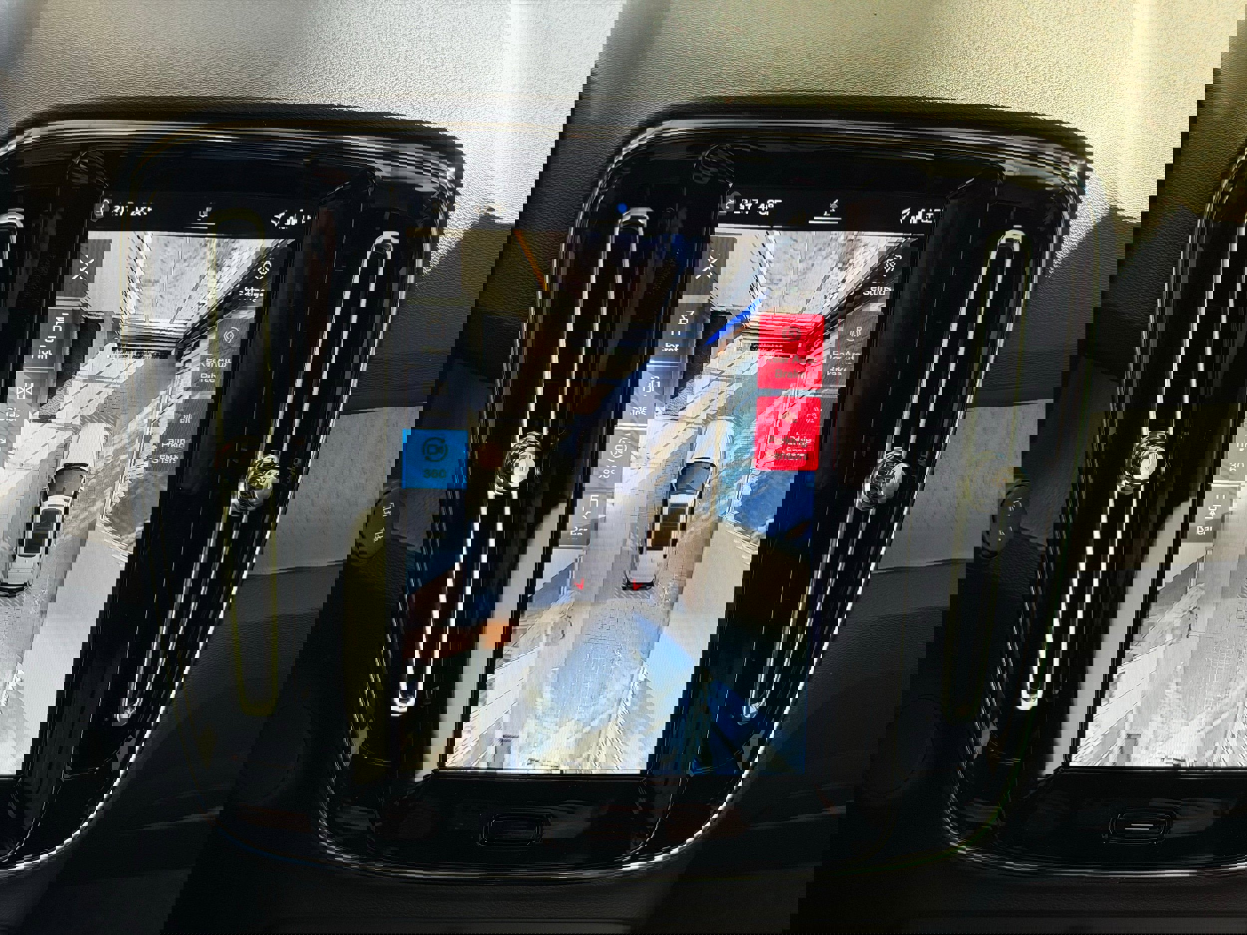 New 2026 Volvo EX40 Plus w/ Climate Package image 16