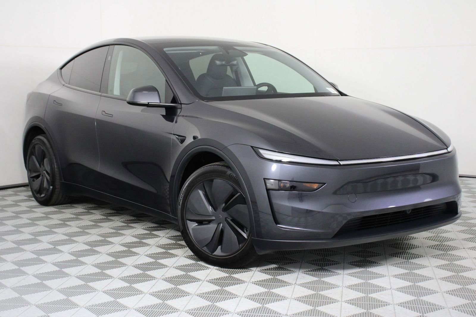 Used 2026 Tesla Model Y 2WD image 30