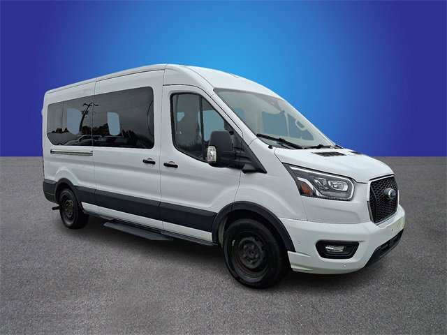Used 2023 Ford Transit 350 XLT image 3