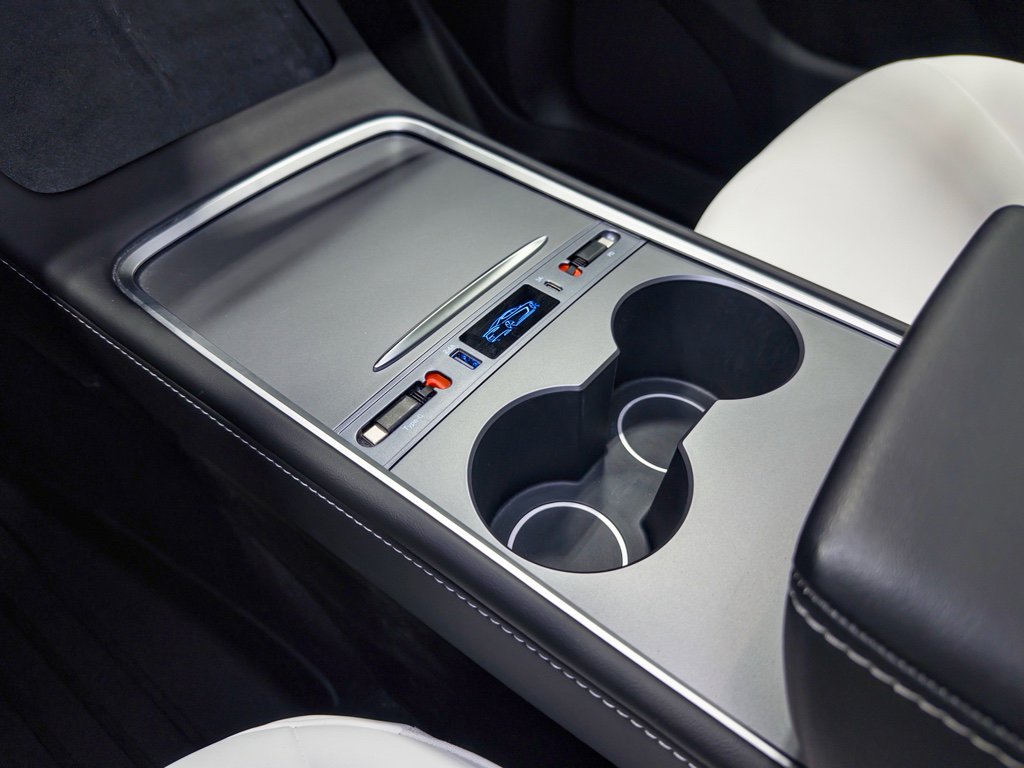 Used 2024 Tesla Model Y Long Range image 17