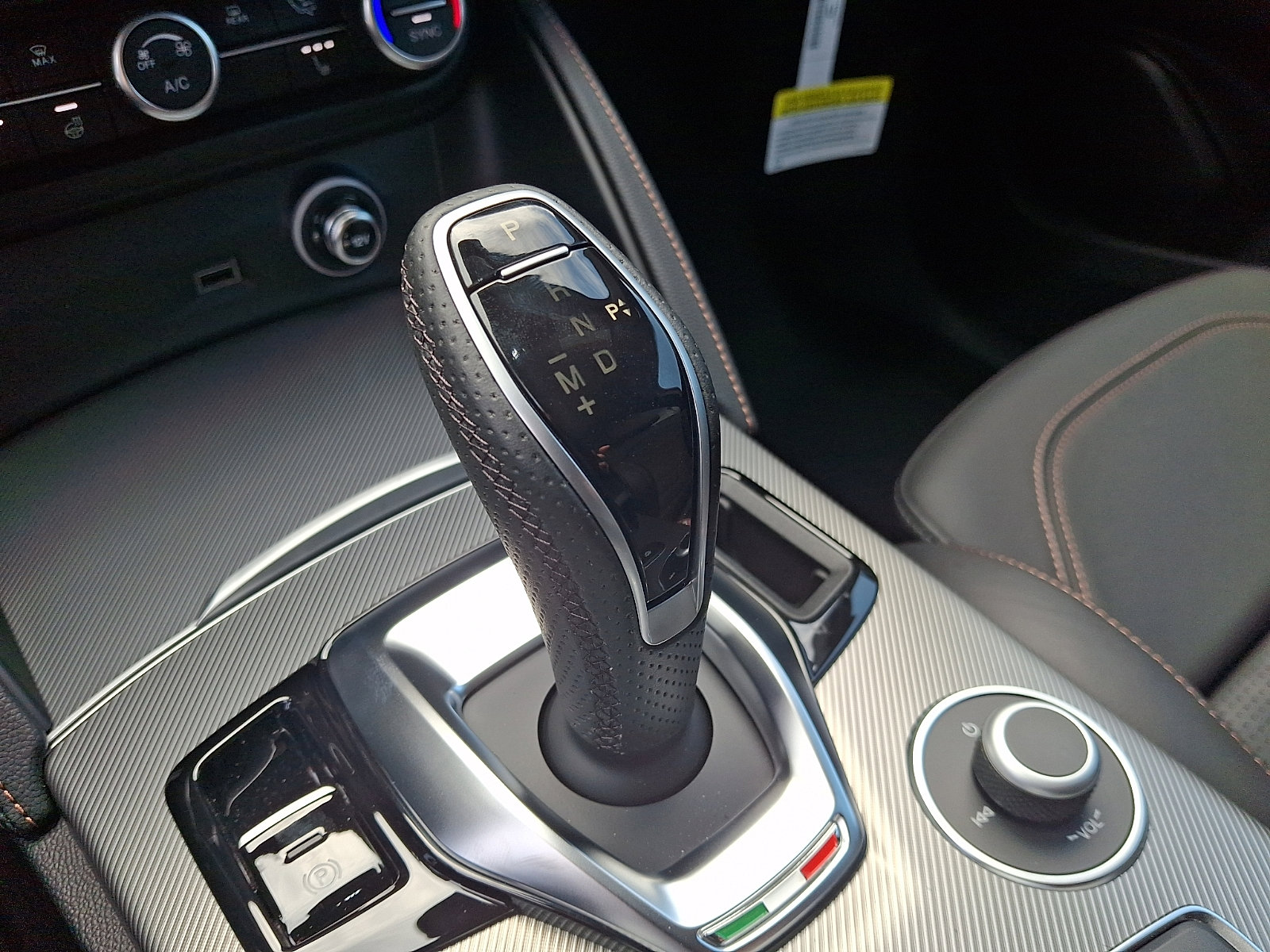New 2026 Alfa Romeo Tonale w/ Active Assist Package image 7