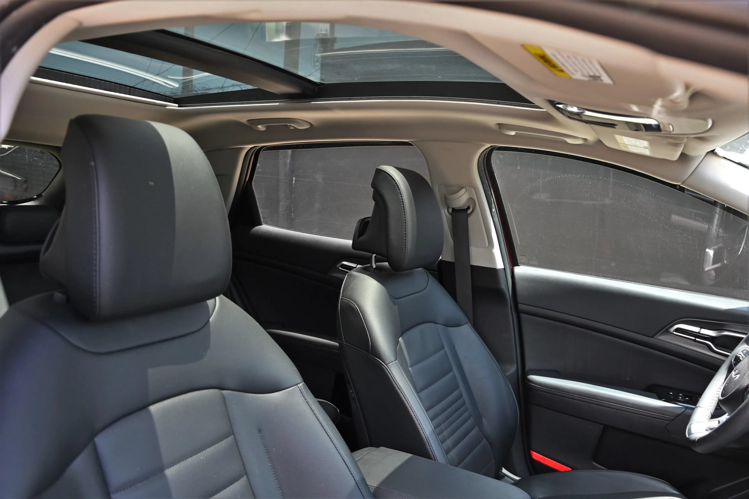 Used 2025 Kia Sportage SX FWD image 12