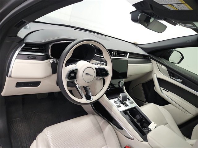 Used 2025 Jaguar F-PACE R-Dynamic S image 17