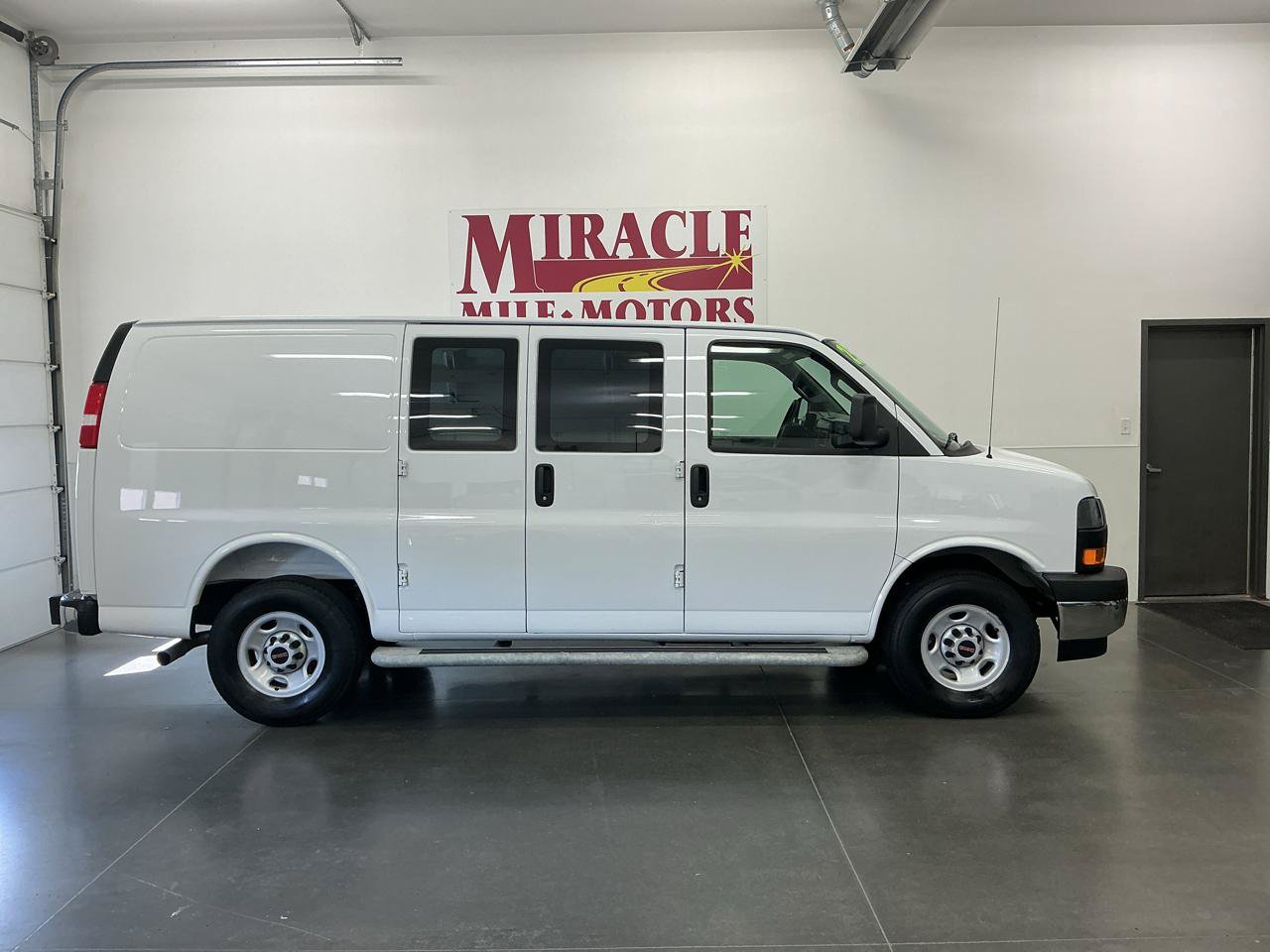 Used 2025 GMC Savana 2500 w/ Driver Convenience Package RWD image 6