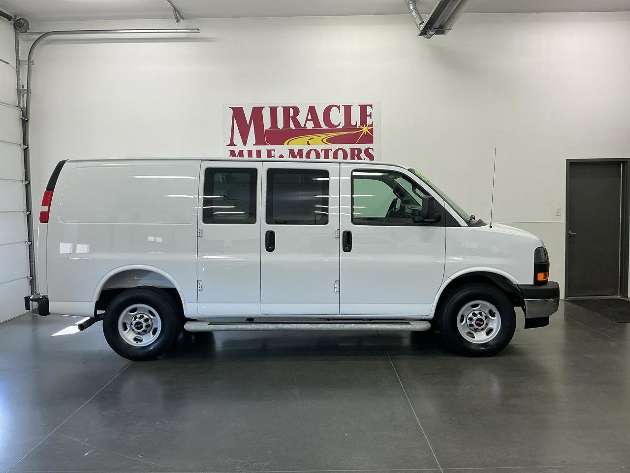Used 2025 GMC Savana 2500 w/ Driver Convenience Package RWD image 6