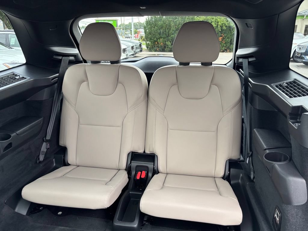 Used 2026 Volvo XC90 B6 Plus w/ Protection Package AWD/4WD image 27