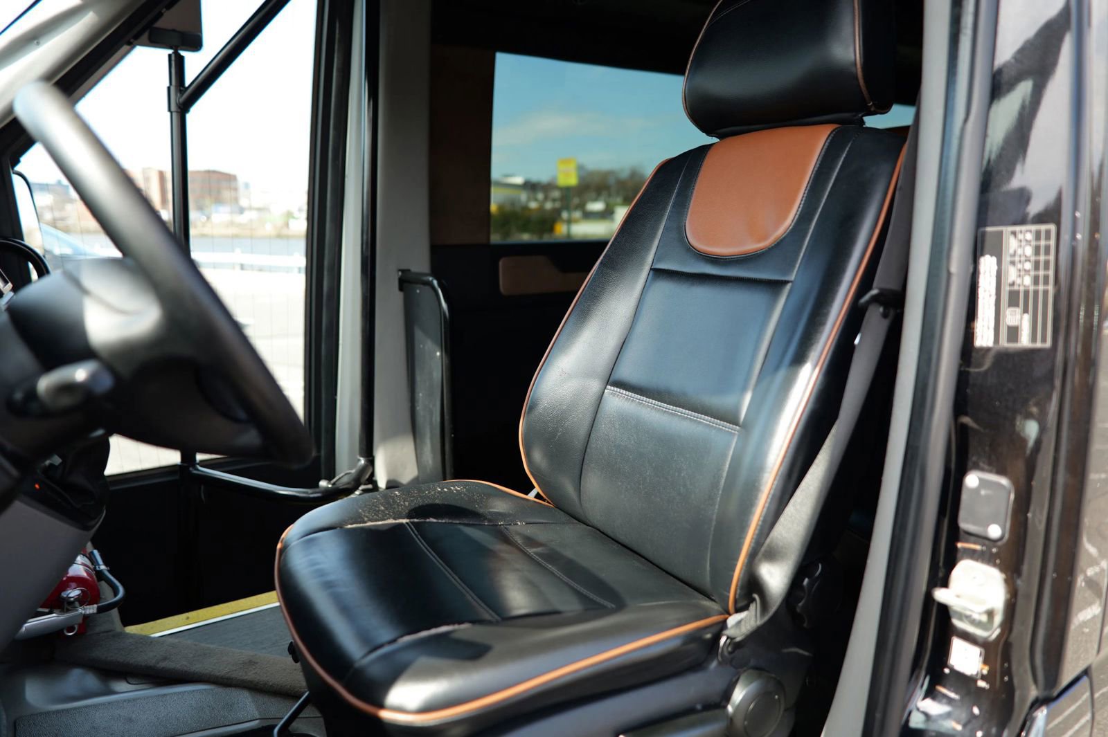 Used 2015 Mercedes-Benz Sprinter 3500 image 17