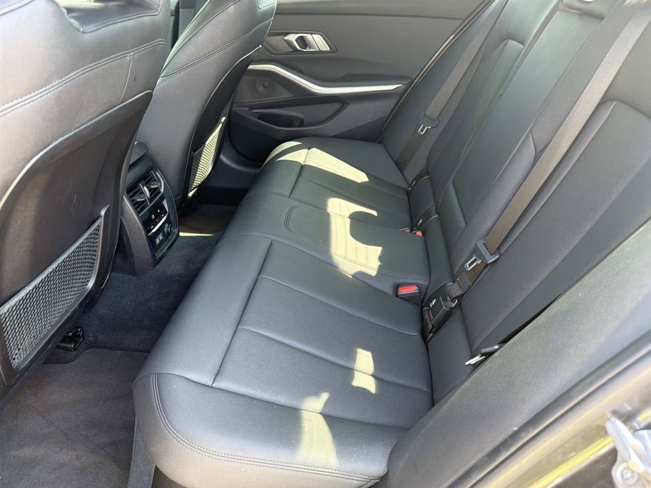 Used 2020 BMW 330i Sedan w/ Convenience Package RWD image 15