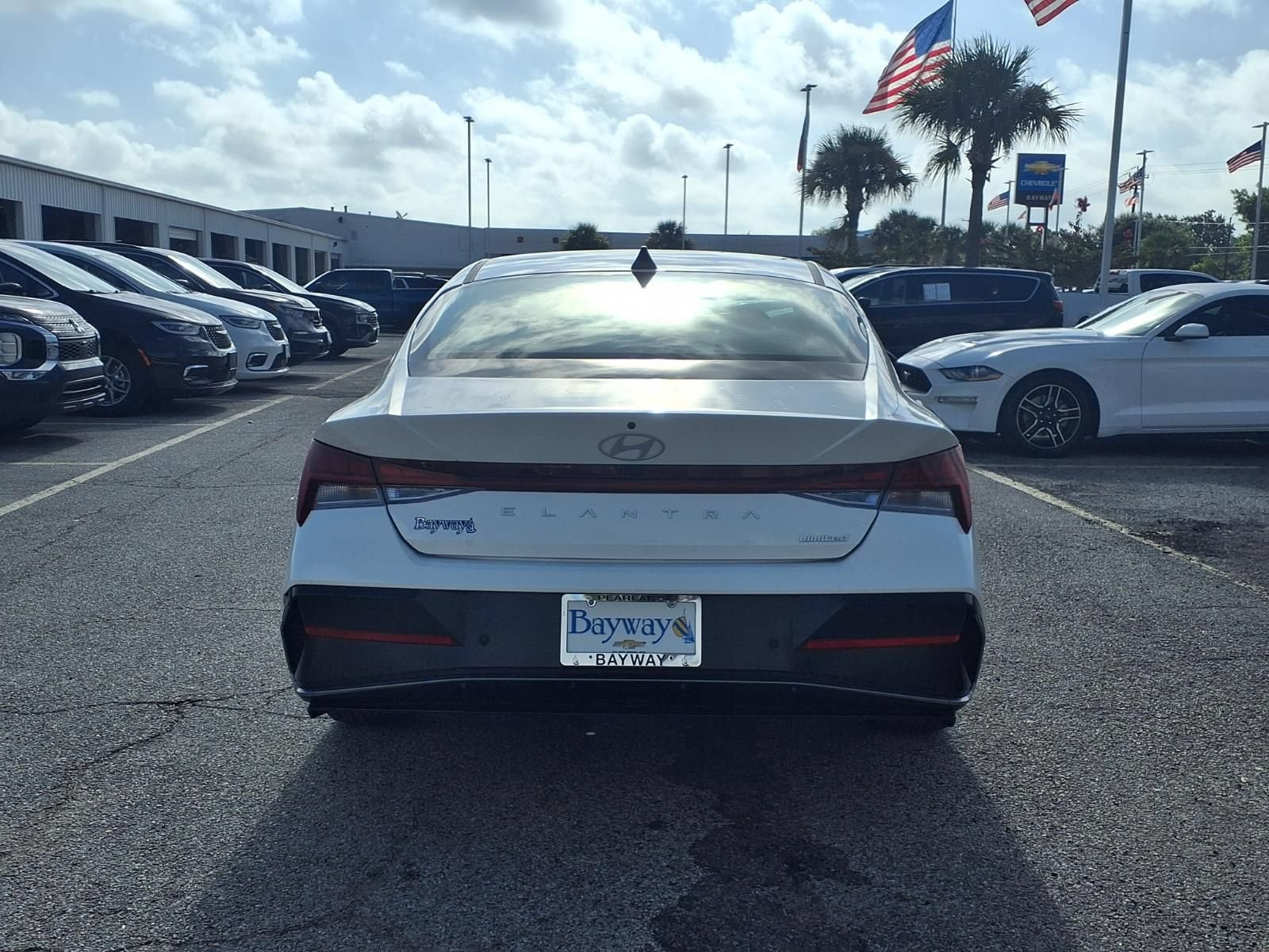 Used 2024 Hyundai Elantra Limited FWD image 22