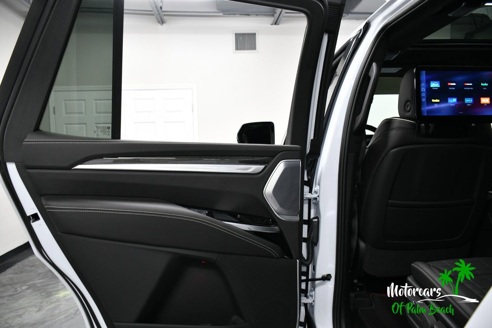 Used 2026 Cadillac Escalade V w/ LPO, ONYX Package image 51