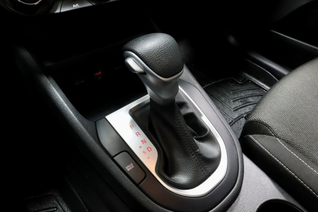 Used 2022 Kia Forte LXS FWD image 31