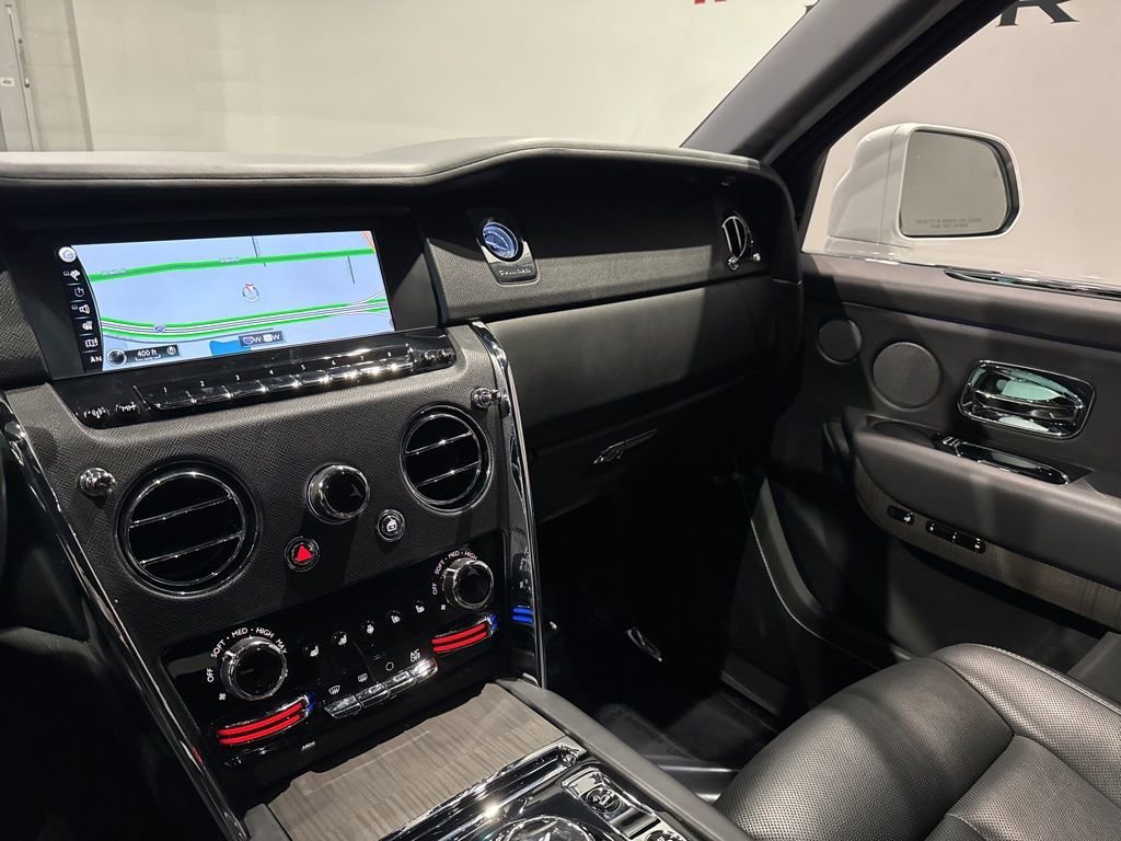 Used 2020 Rolls-Royce Cullinan AWD/4WD image 37