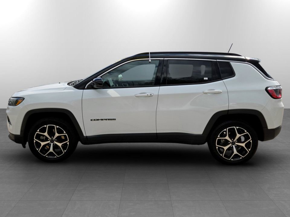Used 2025 Jeep Compass Limited AWD/4WD image 9