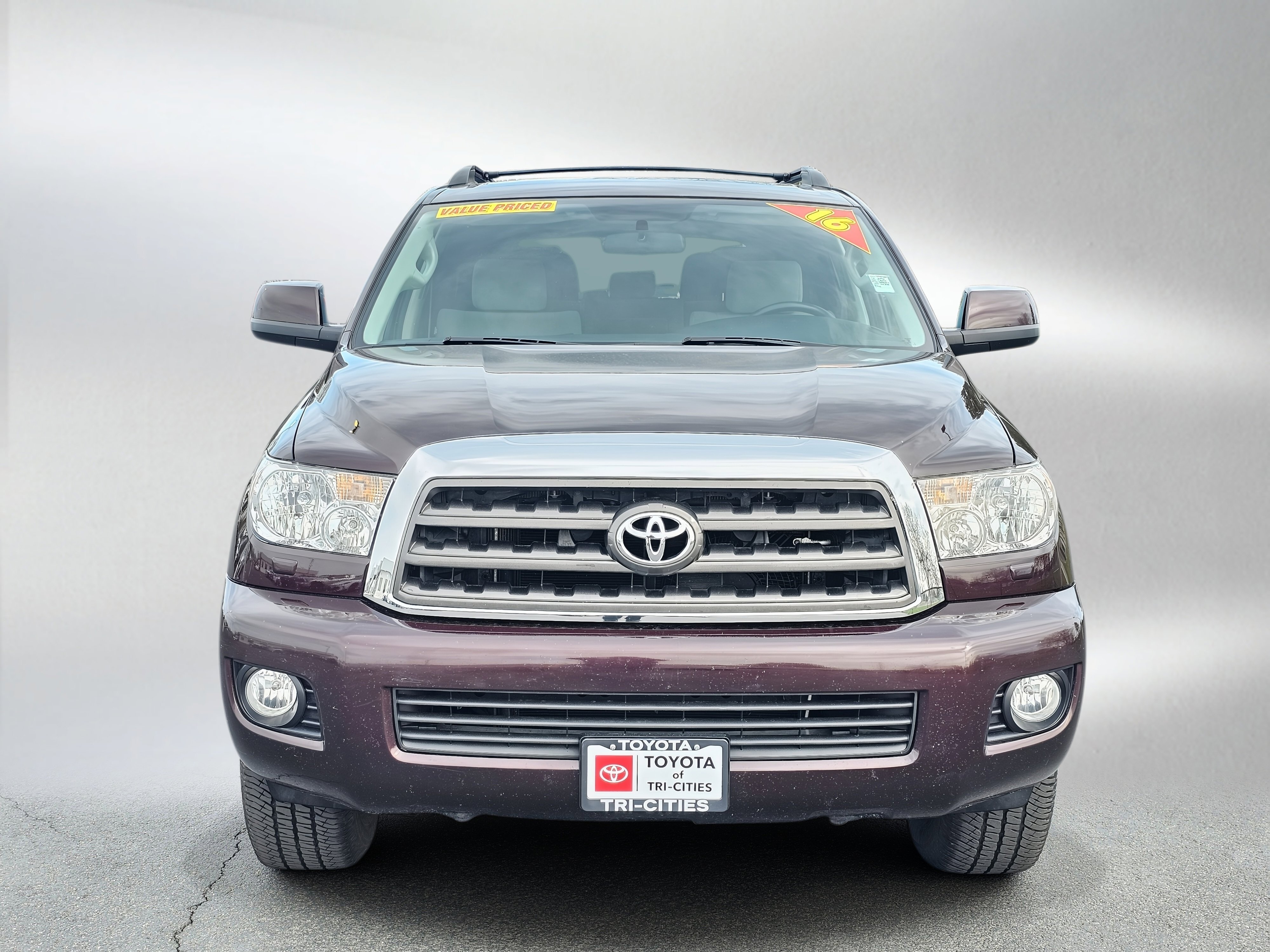 Used 2016 Toyota Sequoia SR5 AWD/4WD image 8