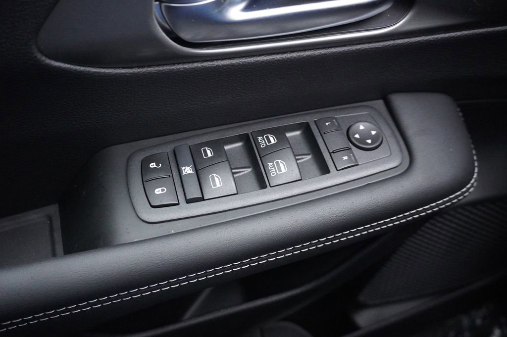 New 2026 Chrysler Voyager LX image 26