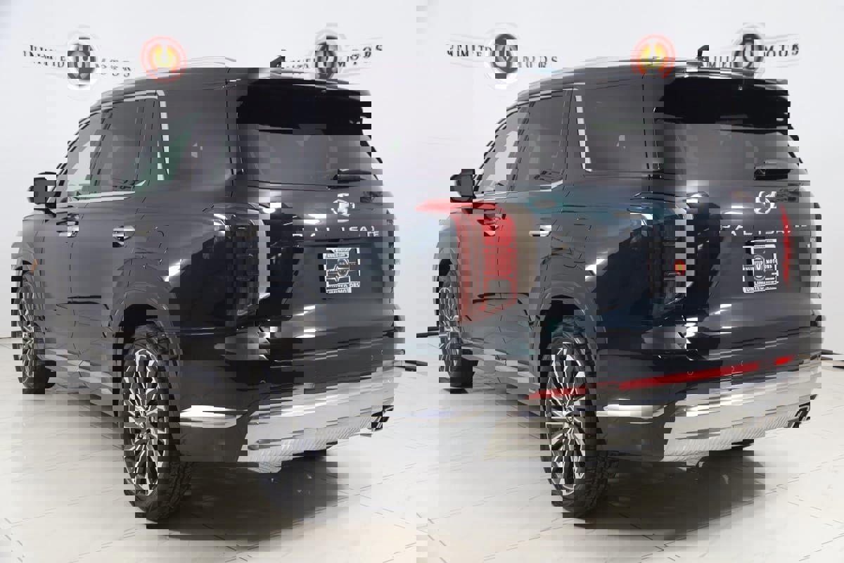 Used 2024 Hyundai Palisade Calligraphy image 4