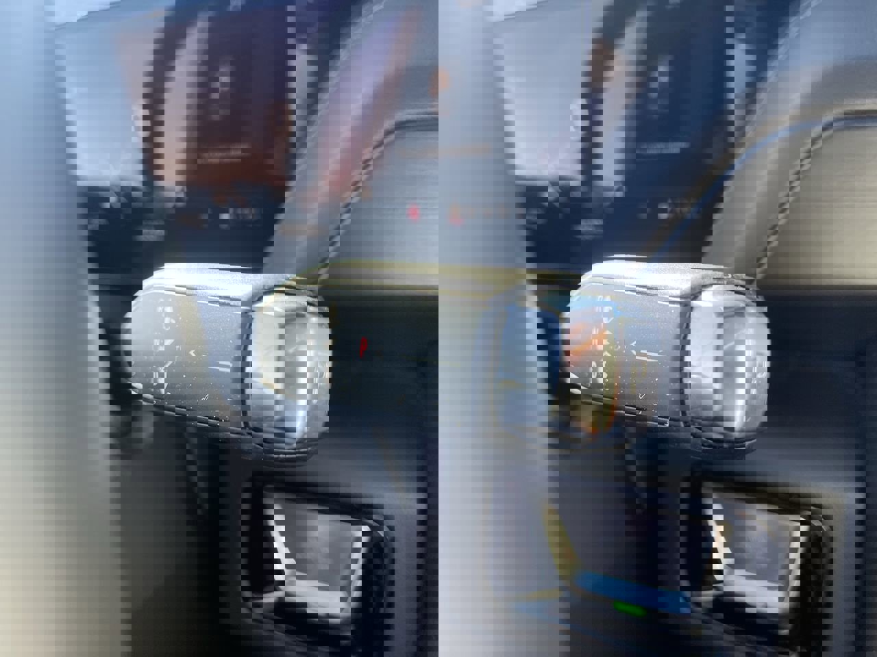 Used 2025 GMC Yukon Denali w/ Sun & Power Step Package image 16