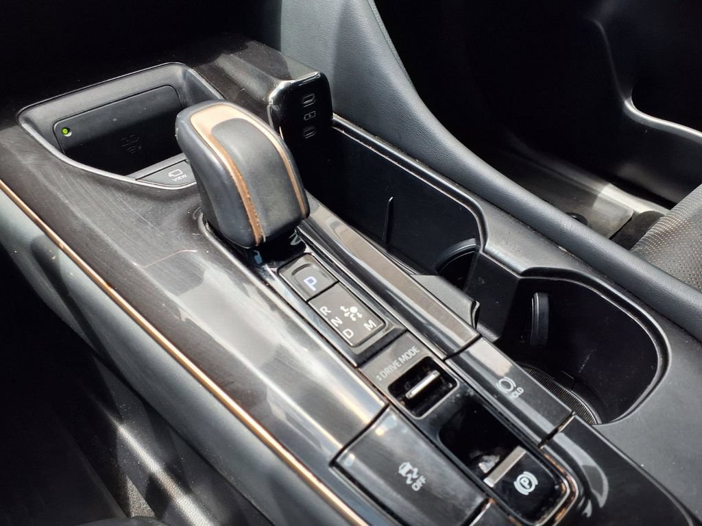 Used 2024 Toyota Crown Platinum AWD/4WD image 19