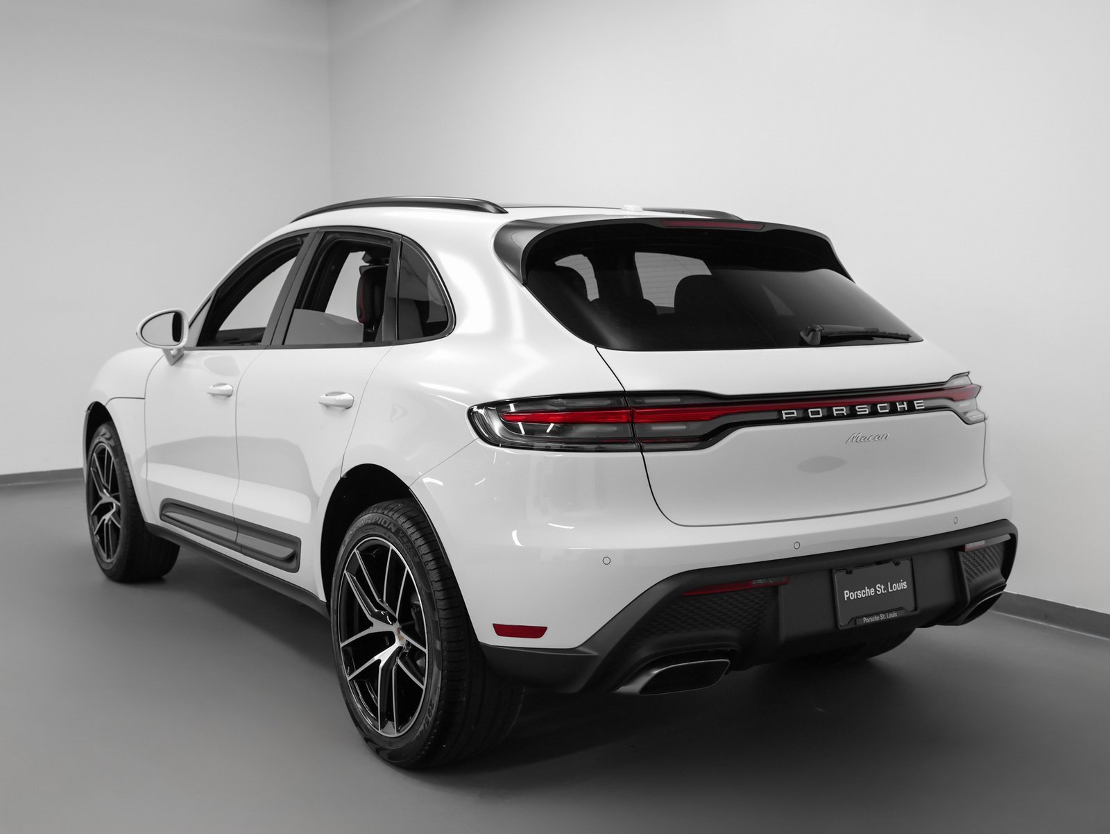 New 2026 Porsche Macan image 3