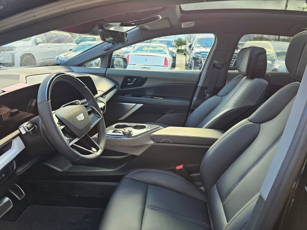 New 2026 Cadillac Optiq Luxury 1 image 26