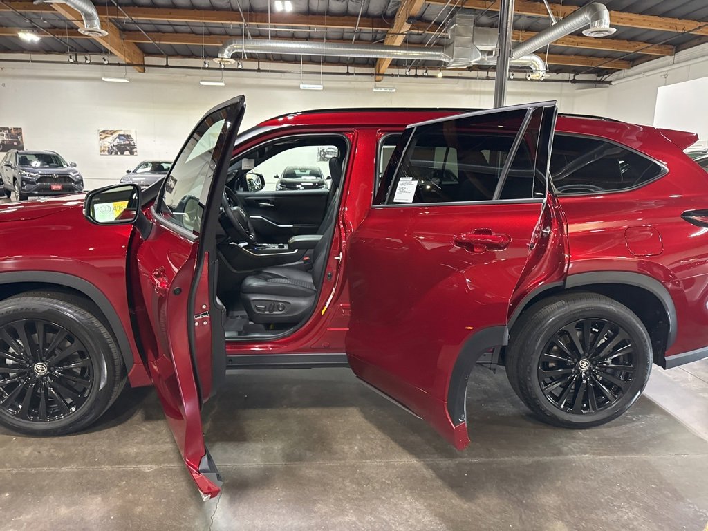 New 2026 Toyota Highlander XSE image 19