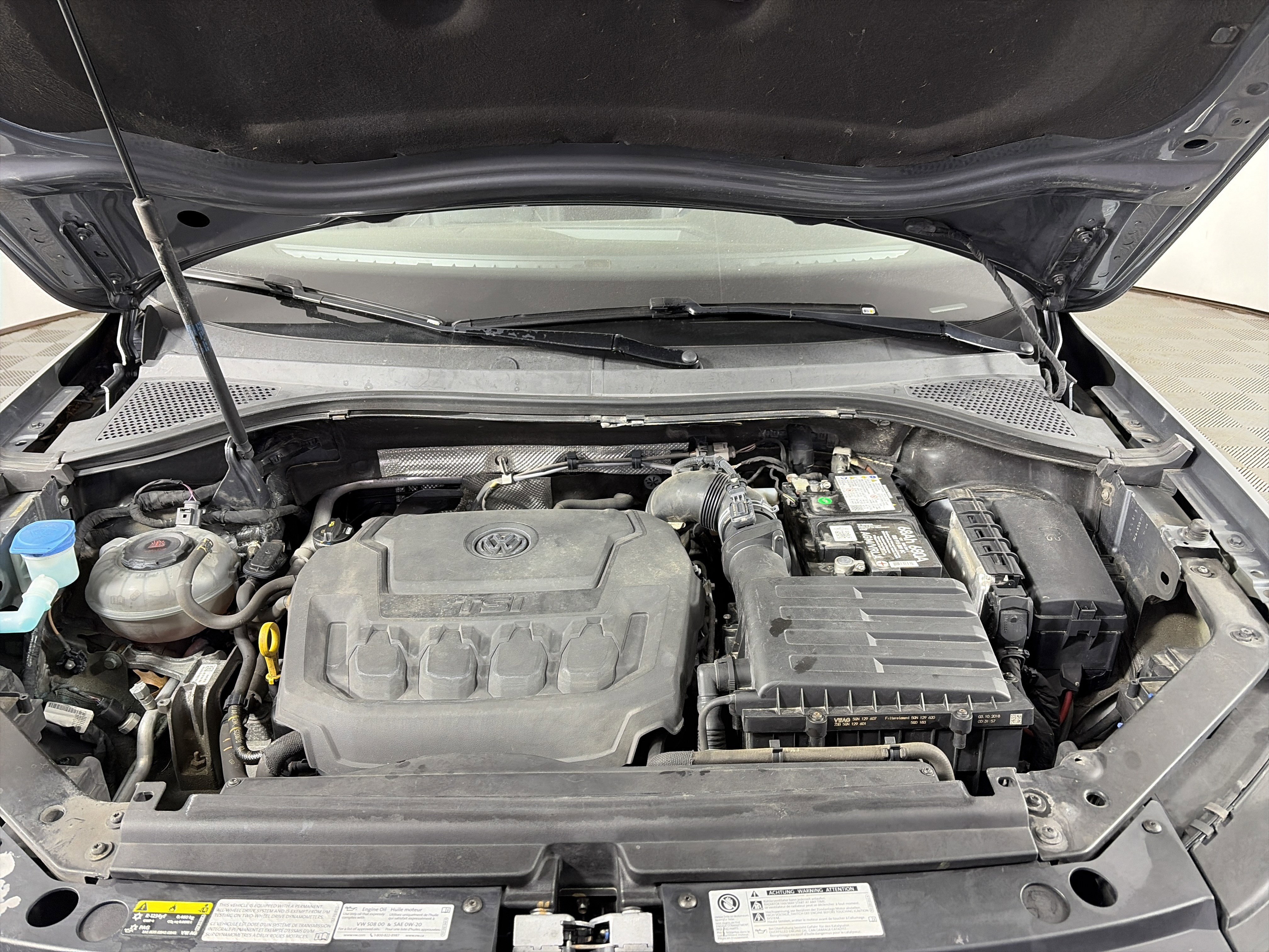 Used 2019 Volkswagen Tiguan SEL Premium image 42