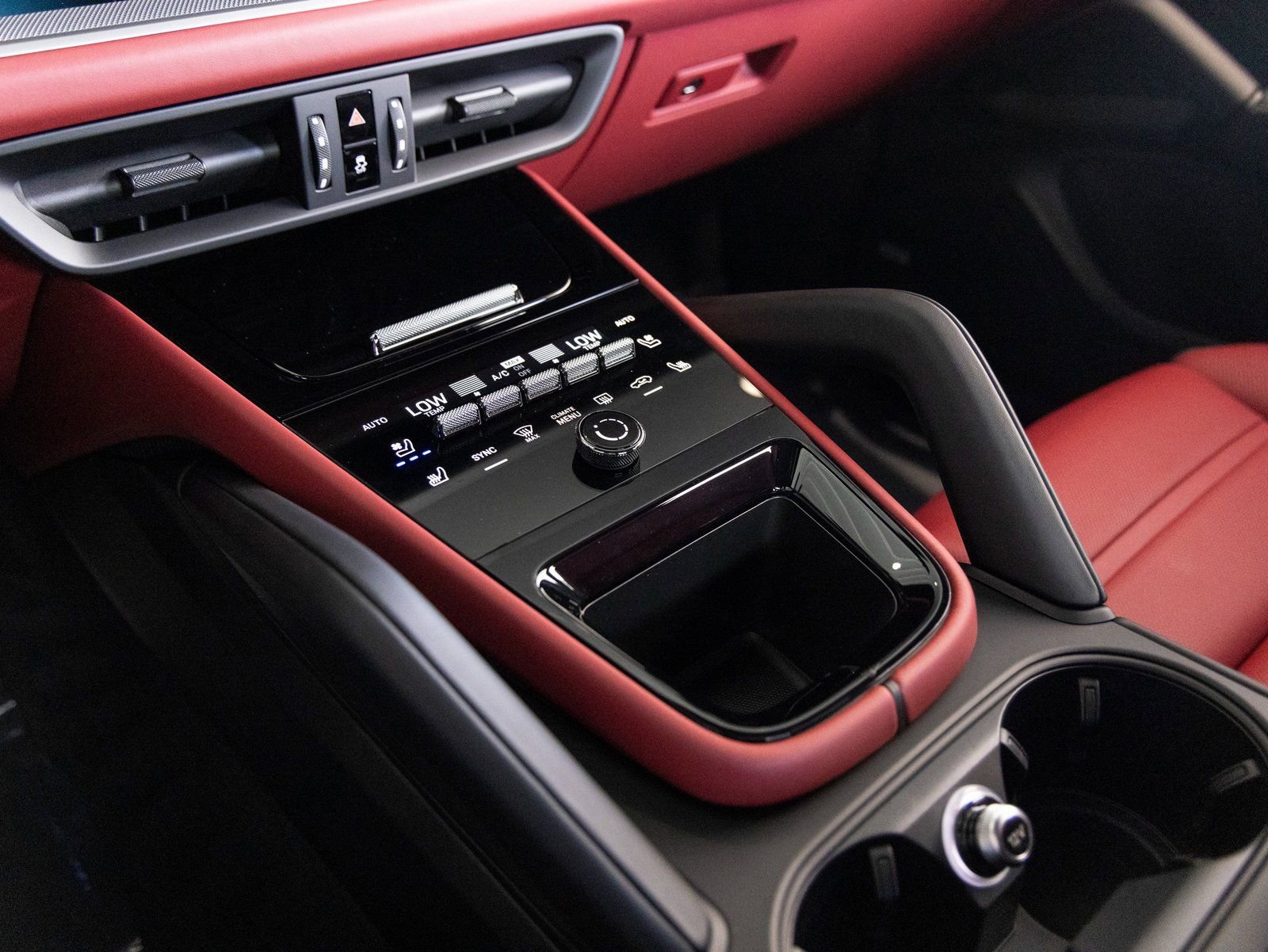 Certified 2025 Porsche Cayenne Coupe image 17