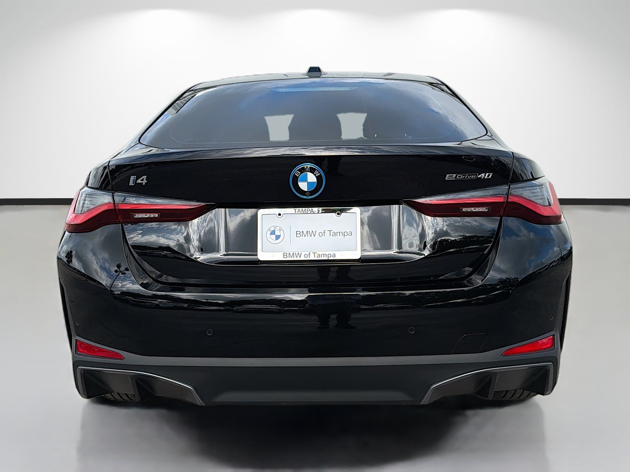 Used 2023 BMW i4 eDrive40 w/ Parking Assistance Package RWD image 4