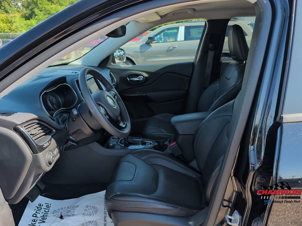 Used 2023 Jeep Cherokee Altitude Lux AWD/4WD image 16