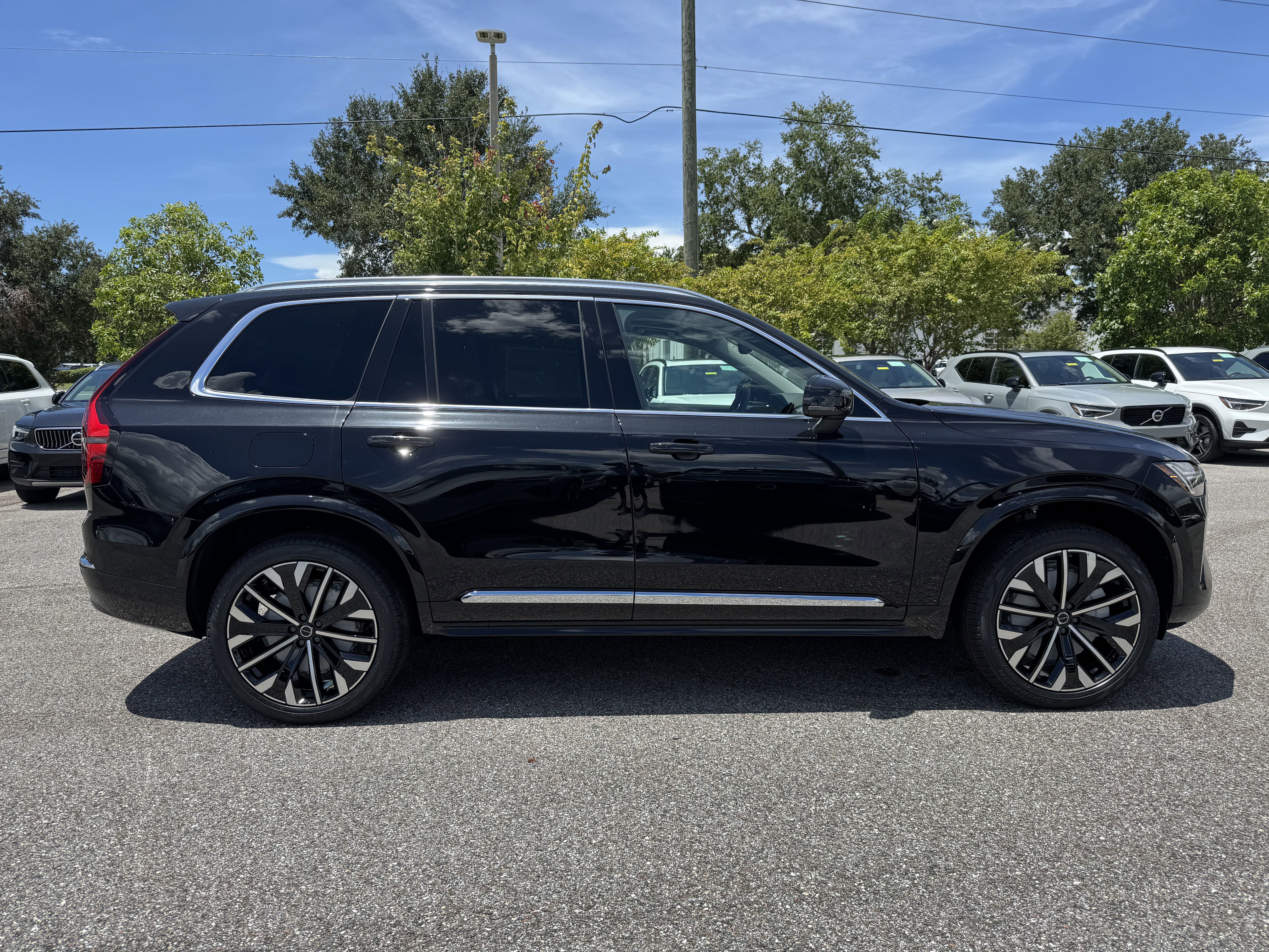 New 2026 Volvo XC90 B6 Core image 2