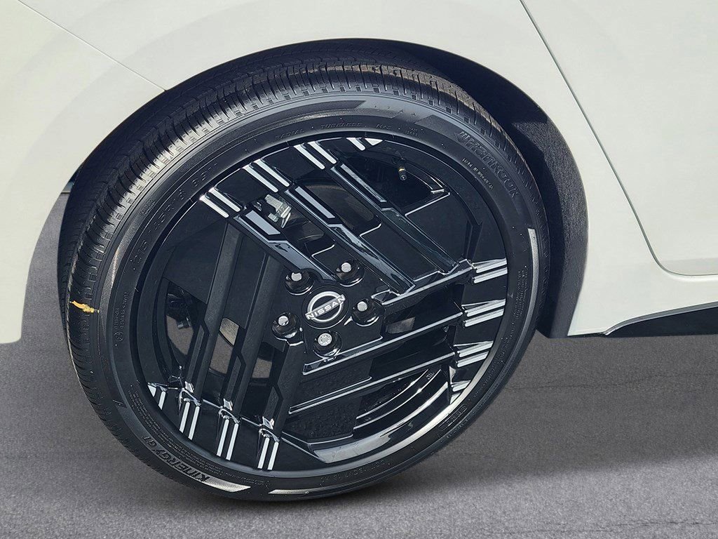 New 2026 Nissan Sentra SR w/ Floor Mat Package FWD image 10