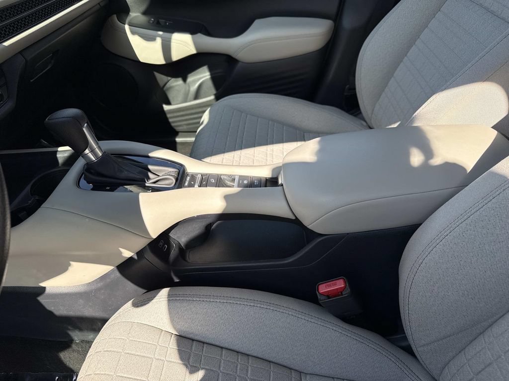 Used 2025 Honda HR-V LX image 16