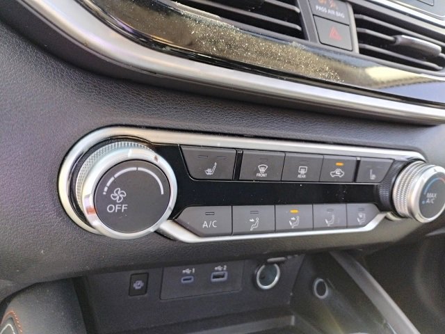 Used 2023 Nissan Altima 2.5 SR w/ SR Premium Package image 16