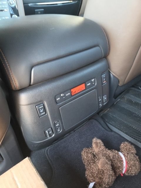 Used 2019 Nissan Armada Platinum w/ Captain's Chairs Package AWD/4WD image 17