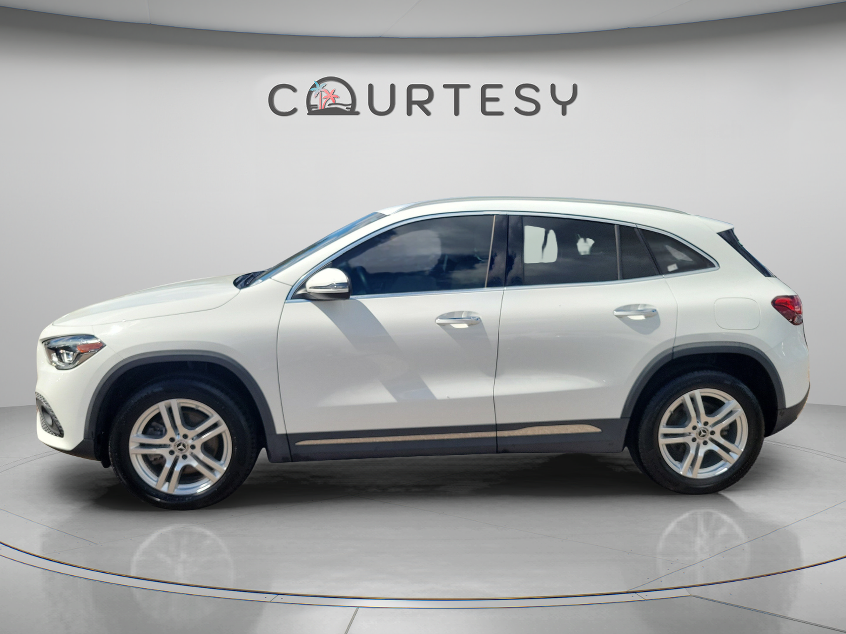 Used 2021 Mercedes-Benz GLA 250 image 2