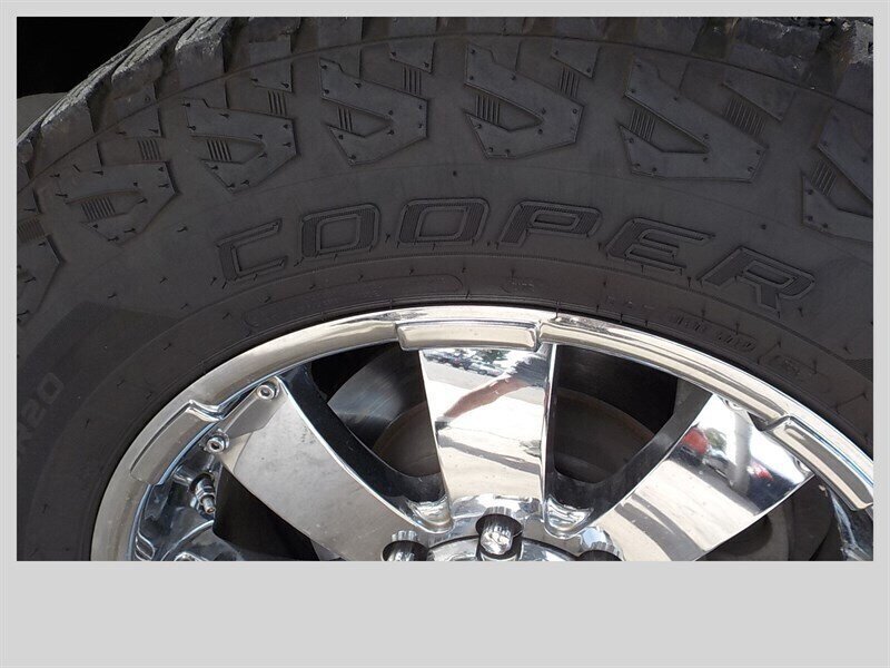 Used 2011 Chevrolet Silverado 2500 LT AWD/4WD image 16