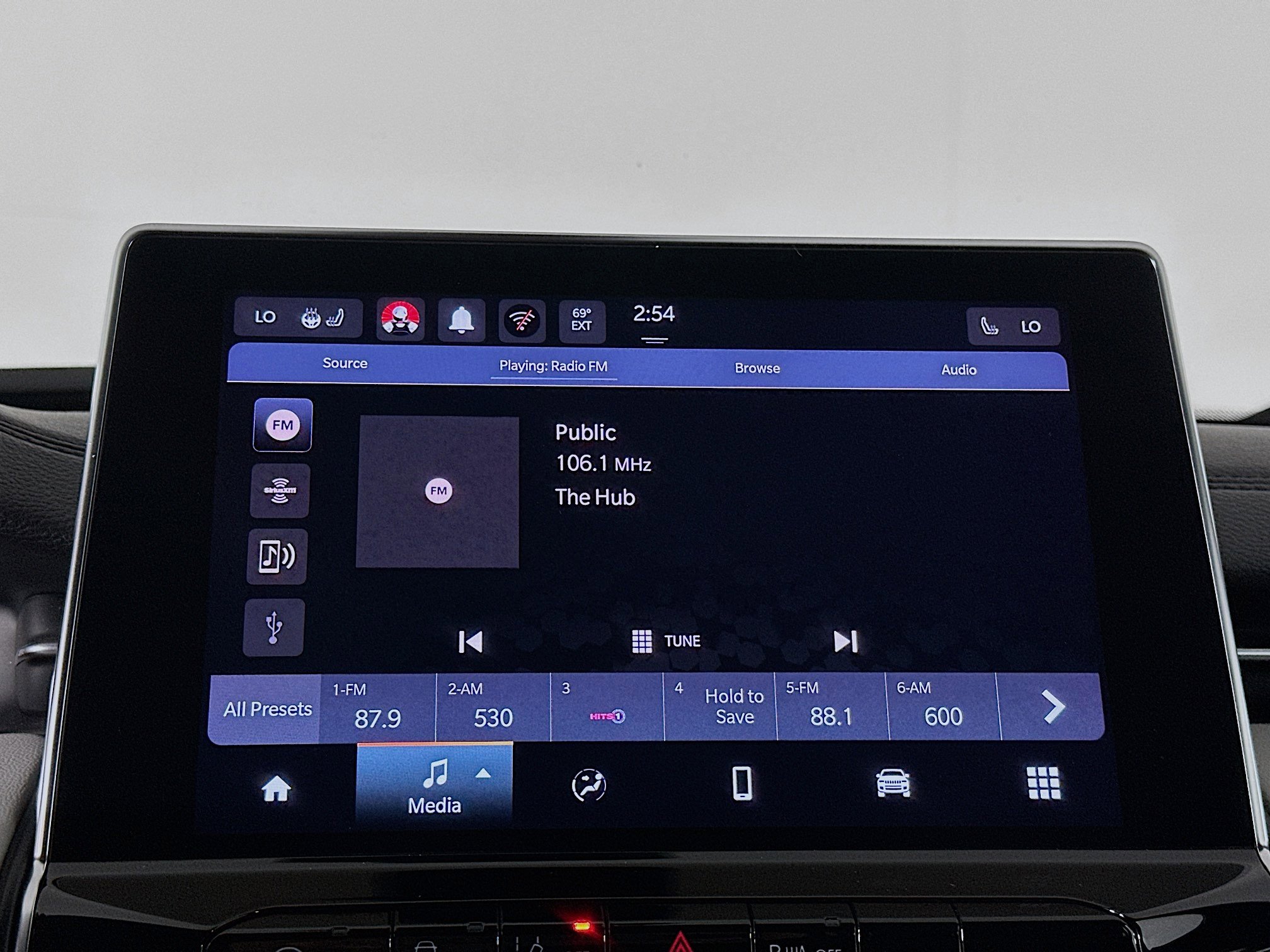 Used 2025 Jeep Compass Limited image 21