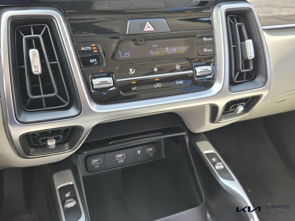 Used 2022 Kia Sorento EX w/ Panoramic Sunroof Package FWD image 23