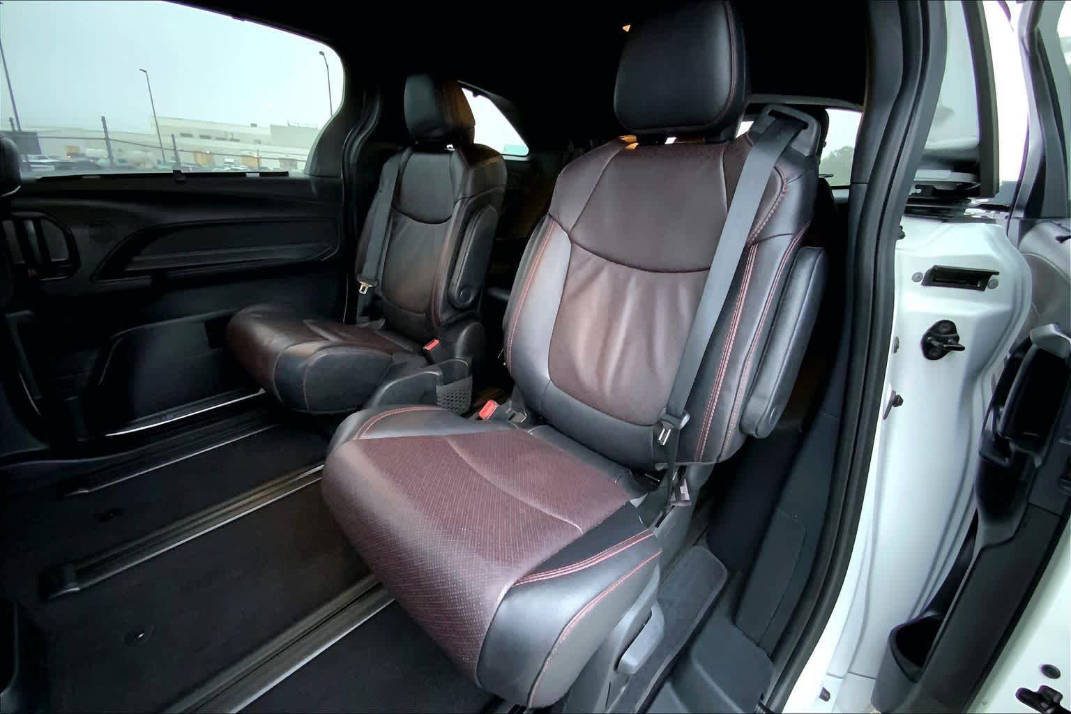 Used 2025 Toyota Sienna XSE w/ XSE Premium Package AWD/4WD image 20