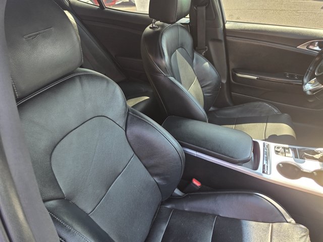 Used 2022 Kia Stinger GT1 AWD/4WD image 8