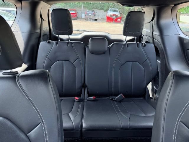 Used 2020 Chrysler Pacifica Touring-L w/ Advanced Safetytec Group AWD/4WD image 25