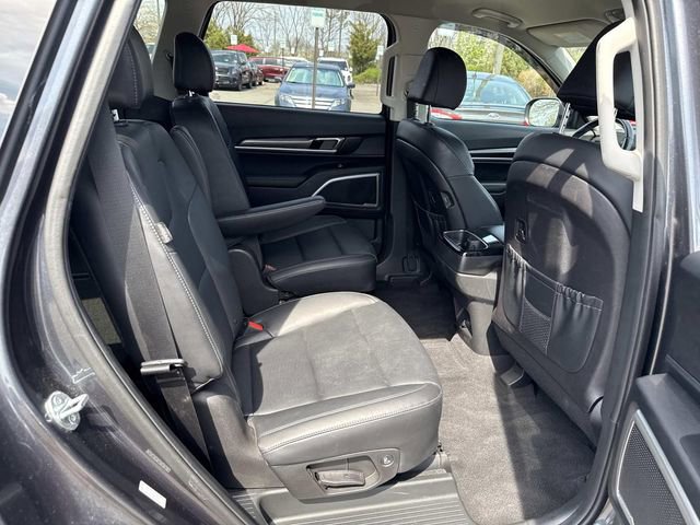Used 2023 Kia Telluride S image 11