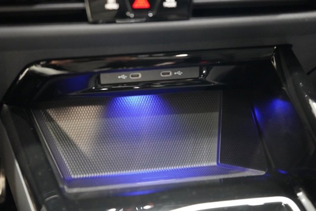 Used 2024 Volkswagen Golf R image 32